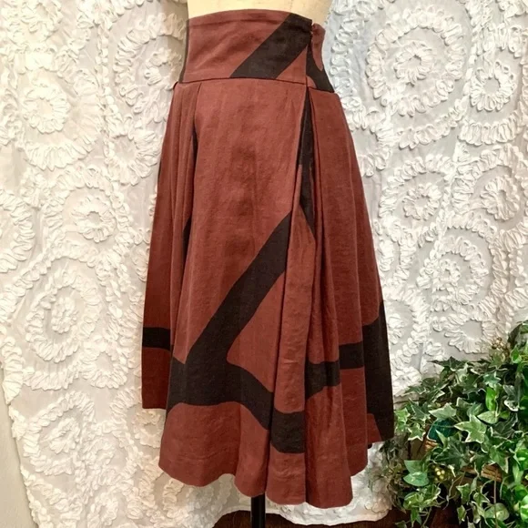 BANANA REPUBLIC fit and flare skirt in rust brown w/black graphic design- 6 - Picture 5 of 11